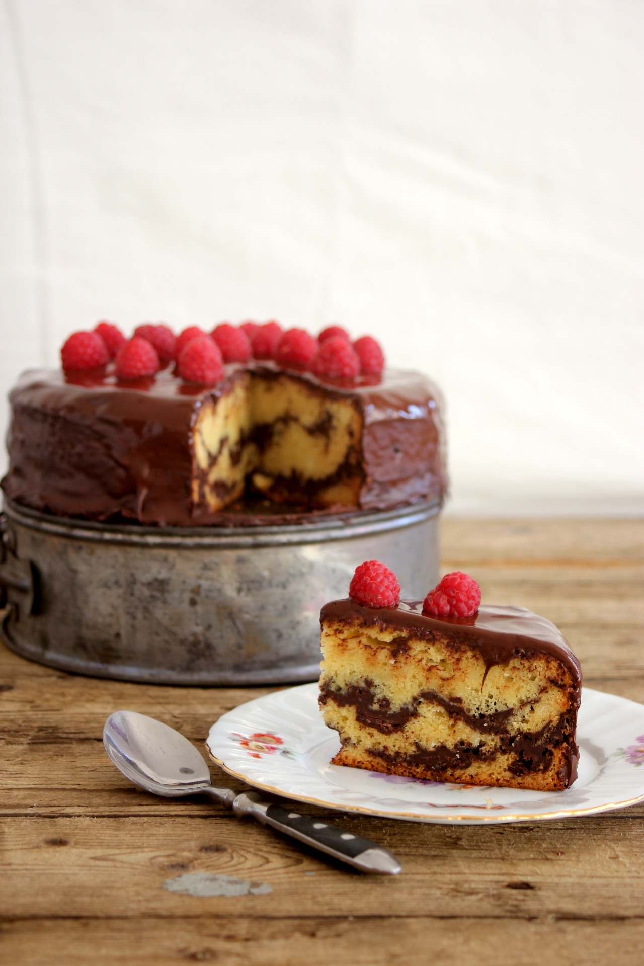 Vanille-Schoko-Marzipan Torte - DAS LEBEN IST SÜSS!