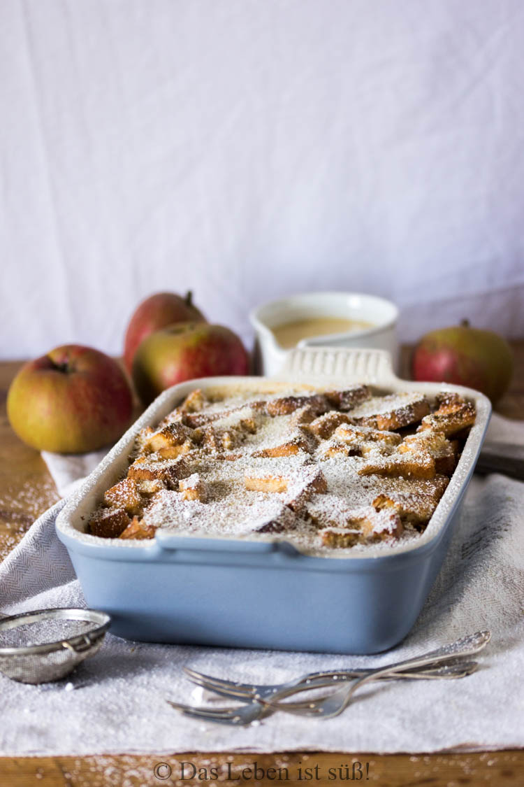 Apfel-Zwieback-Auflauf mit Vanillesoße – DAS LEBEN IST SÜSS!