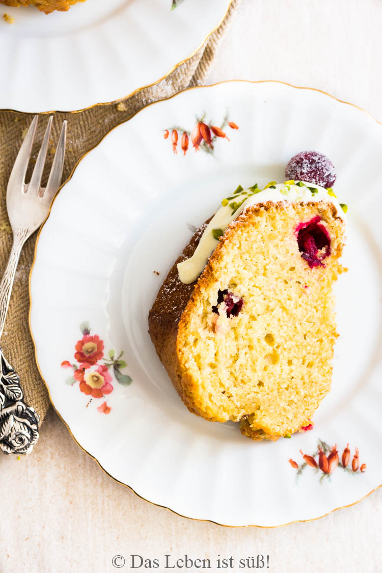 Cranberry-Buttermilch Guglhupf - DAS LEBEN IST SÜSS!